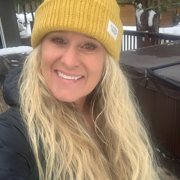 Meet your Posher, Cindi - Picture 3 of 6